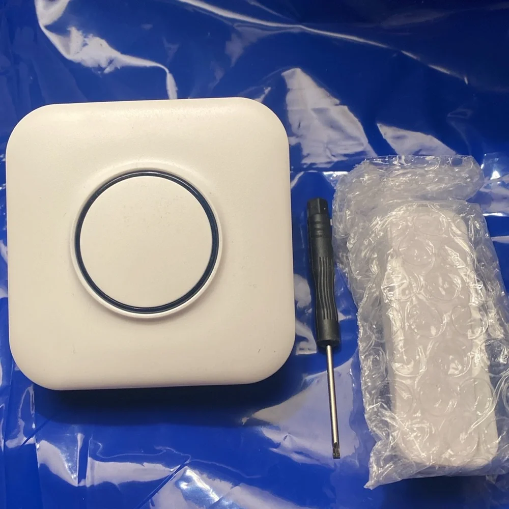 NWT Satisure wireless door chime.